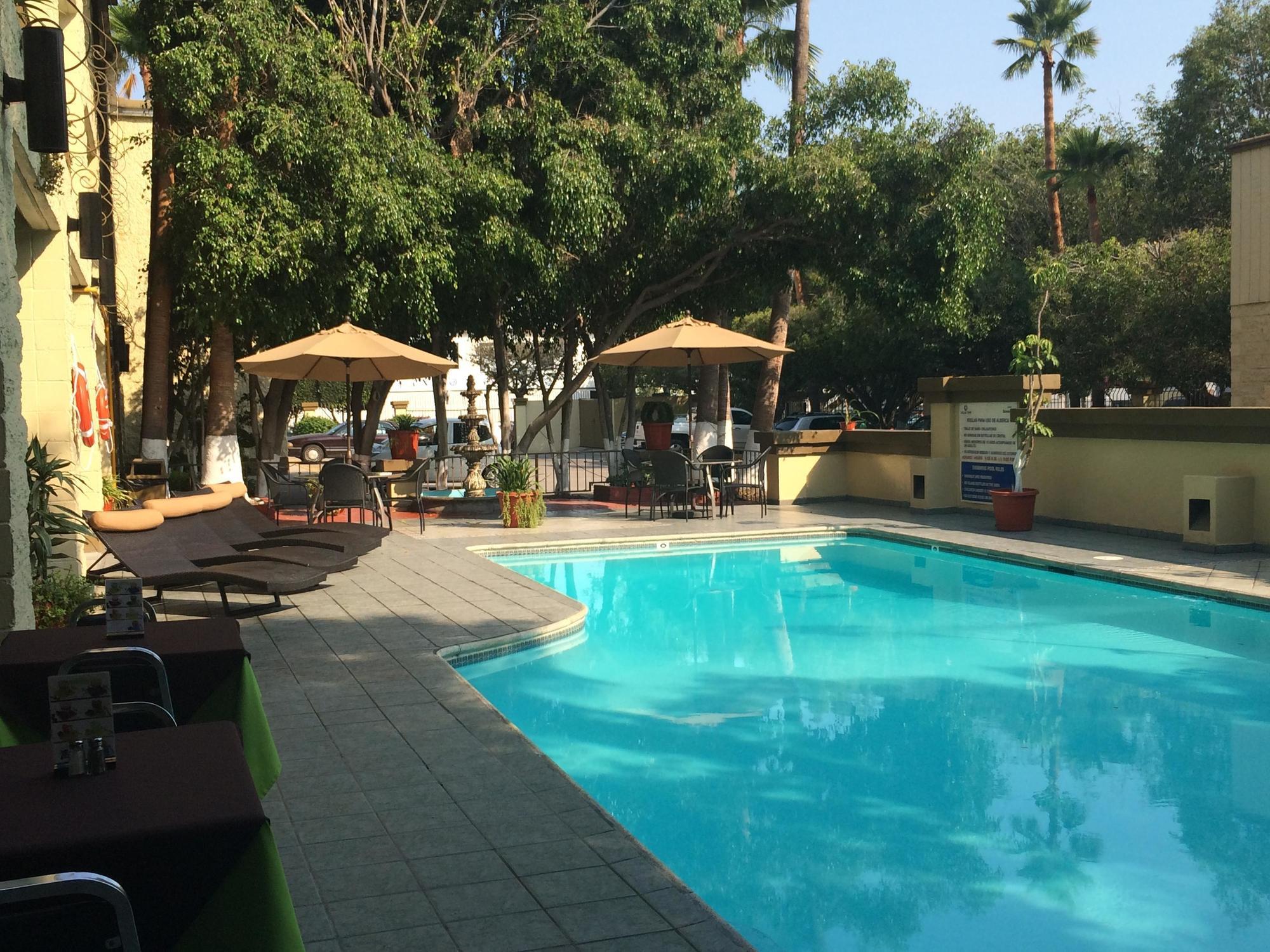 Baja Inn Hoteles Rio Тихуана Екстериор снимка